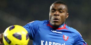 Fenerbahçe den Emenike açıklaması