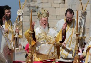 Bartholomeos Selçuk’ta Aziz Ioannis Yortusu ayinini yönetti 