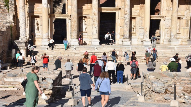 Efes e bayramda turist akını!