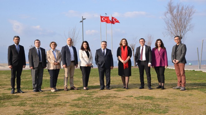 EMD İzmir Şubesi’nde  Birlikte Güçlüyüz  ekibi adaylığını açıkladı