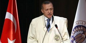 Erdoğan: Tribünlerden çektik sahada olmalıyız