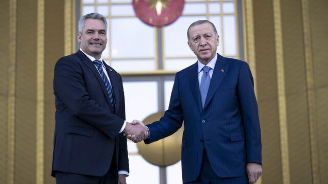 Erdoğan, Avusturya Başbakanı nı resmi törenle karşıladı