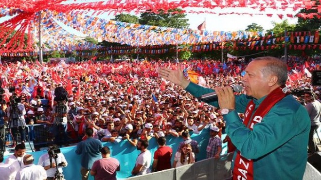 Erdoğan seçim şarkısını mitingde söyledi