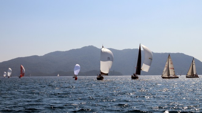 ERGO-MIYC Kış Trofesi nde yüzlerce yelken yarıştı