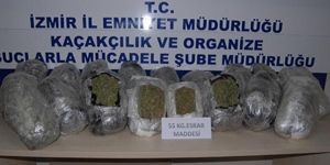 İzmir’de 55 kilo esrar ele geçirildi