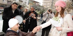 Manisa da şaşırtan evlenme teklifi!