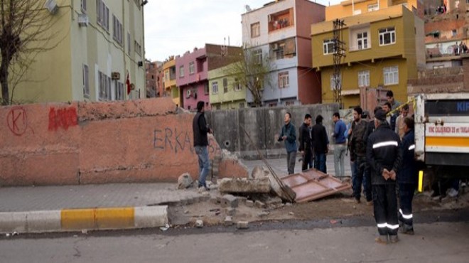 Facia: Okulun duvarı çöktü, 2 çocuk öldü!