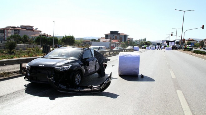 Faciaya kıl payı... Kağıt bobini otomobilin üzerine düştü!