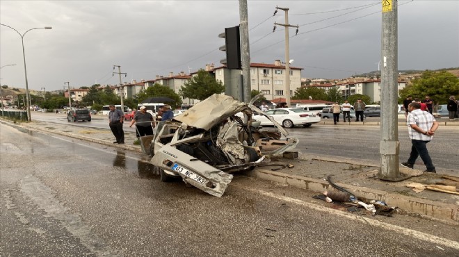 Zincirleme kazada can pazarı: 2 kişi öldü, 12 kişi yaralandı!