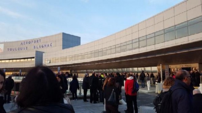 Flaş! Fransa’da havaalanı boşaltıldı