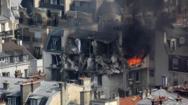 Flaş! Paris te patlama: Yaralılar var