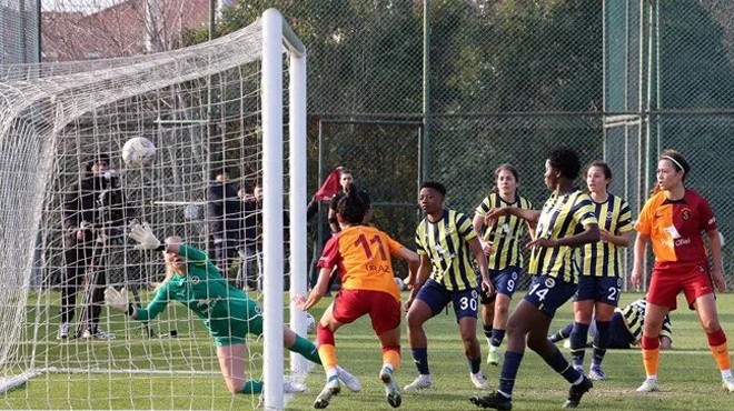 Galatasaray dan 1 haftada 3 derbi zaferi