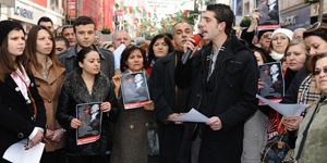 CHP Karşıyaka’da “Gençliğe Hitabe”li protesto