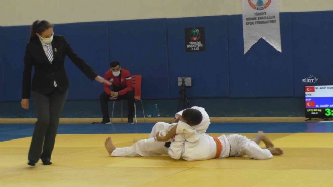 Görme engelliler Judo Şampiyonası nda ter döktü