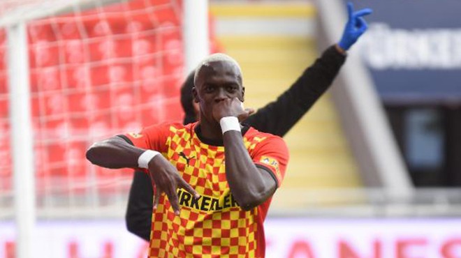 Göztepe den Cherif Ndiaye kararı