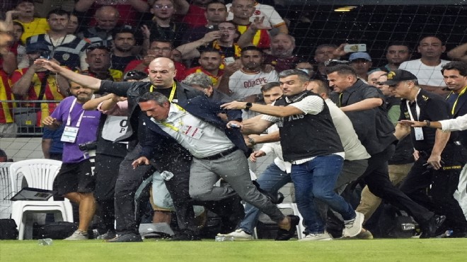 Göztepe - Fenerbahçe maçı karıştı: Ali Koç a saldırı girişimi!