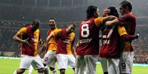 Galatasaray derbiyi kazandı, zirveye oturdu: 3-1