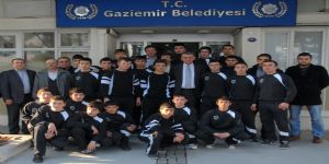 Güreşçilerden Başkan Şenol a madalya sözü 