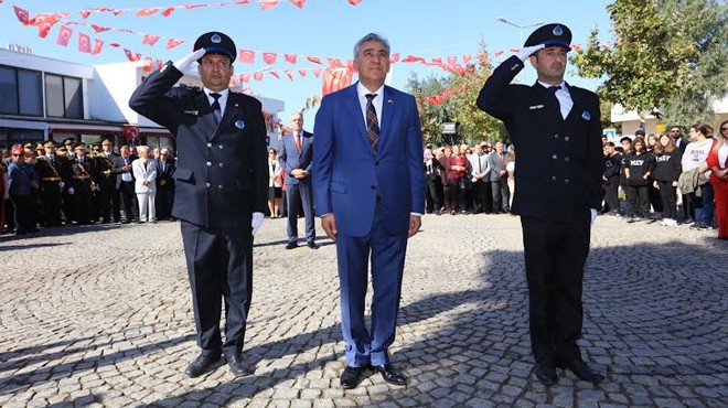 Güzelbahçe’de 29 Ekim çelenk töreni düzenlendi