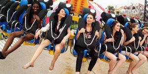 7 kıtanın güzelleri lunaparkta doyasıya eğlendi