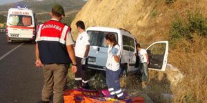 Uşak ta trafik kazası: Aynı aileden 4 yaralı