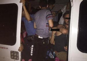 İzmir’de 95 Suriyeli kaçak yakalandı, 6 organizatör tutuklandı