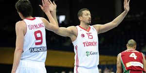 12 Dev Adam Portekiz i parçaladı: 79-56