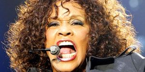 Whitney Houston otel odasında ölü bulundu