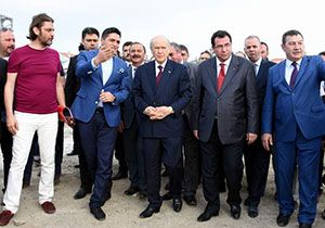 MHP Lideri Bahçeli den miting sonrası Aliağa turu