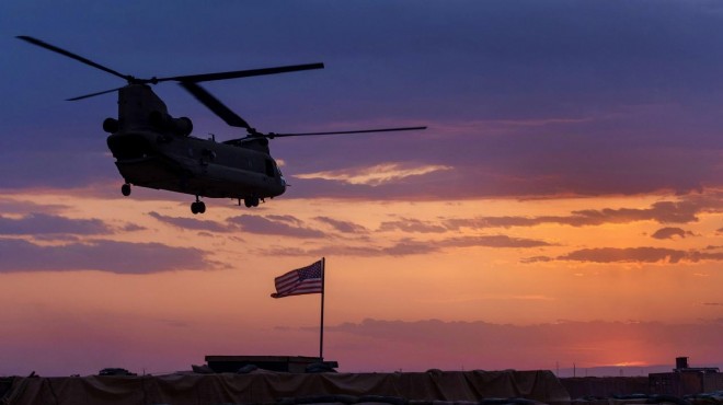 İki askeri helikopter havada çarpıştı: 3 asker öldü