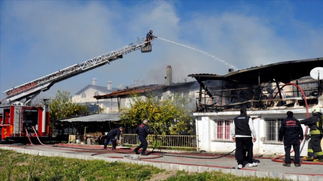 İki katlı evde çıkan yangın hasara yol açtı