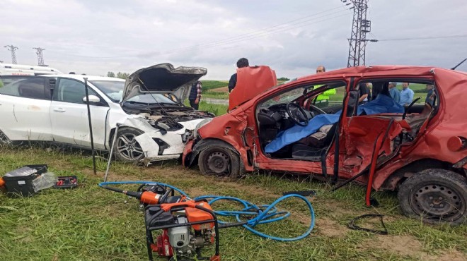 İki otomobil çarpıştı: Karı-koca öldü