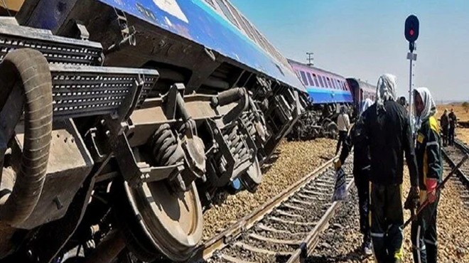 İran da yolcu treni raydan çıktı: 13 ölü