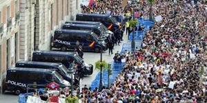 İspanya da protestolu seçimler başladı