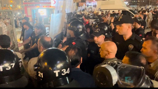 İsrail protestosunda kahve zincirine taşlı saldırı!