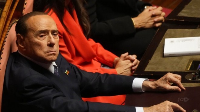 İtalya da Berlusconi nin ses kaydı tartışma yarattı