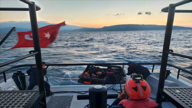 İzmir açıklarına itilen 10 göçmen kurtarıldı