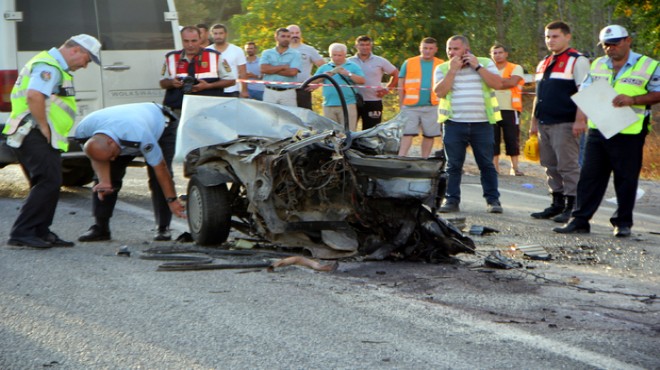 İzmir’de 2 feci kaza: 2 ölü, 15 yaralı!