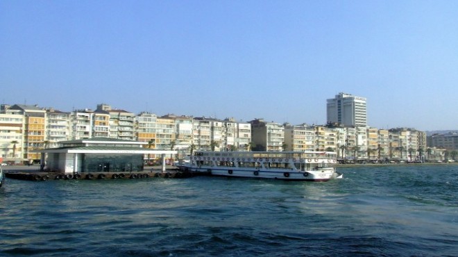 İzmir de acı son: Denize düşen genç...