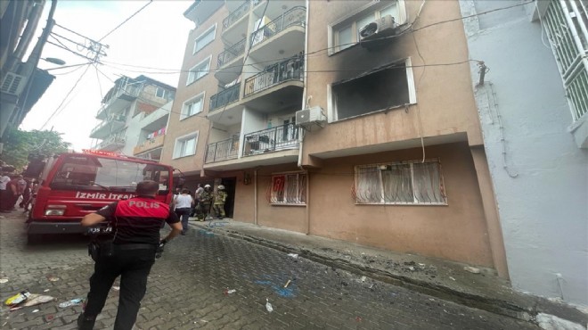 İzmir de apartman yandı... Bebek hastaneye kaldırıldı!