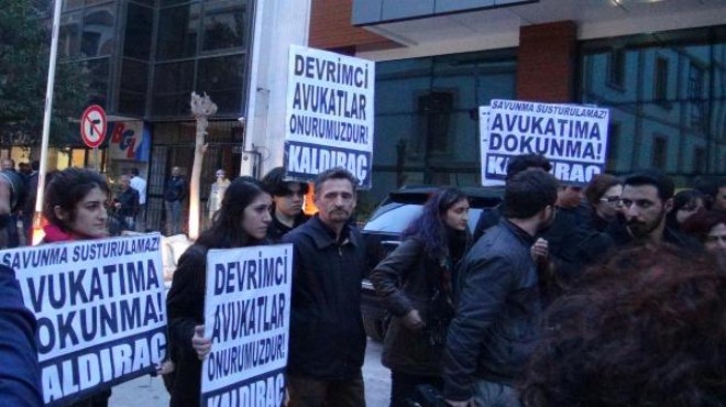 İzmir’de avukatların yürüyüşüne polis seti