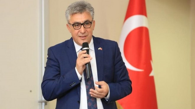 İzmir’de bir belediye başkanı daha ‘değişim’ dedi!