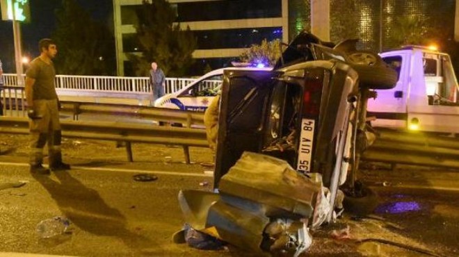 İzmir de bu gece: Aynı yerde 2 kaza... Ölü ve yaralılar var!