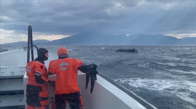 İzmir de can pazarı... 50 düzensiz göçmen kurtarıldı!