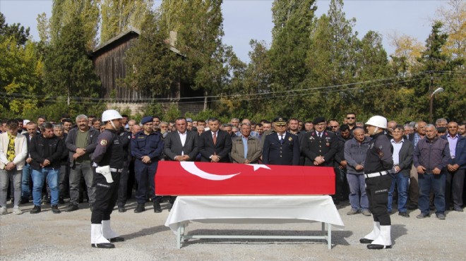 İzmir de can veren polis memuruna son görev!