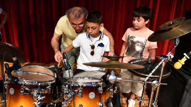 İzmir de çocuk orkestrası yola çıkıyor