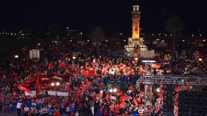 İzmir de  demokrasi nöbeti  tam gaz!