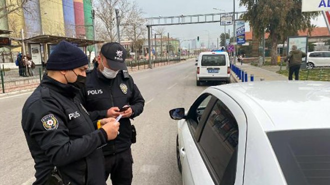 İzmir de denetimler sıkılaştırıldı: Yoklama kaçağı yakalandı!