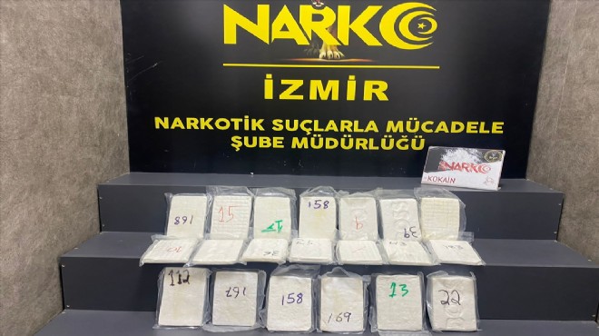 İzmir de durdurulan araçtan 10 kilo kokain yakalandı