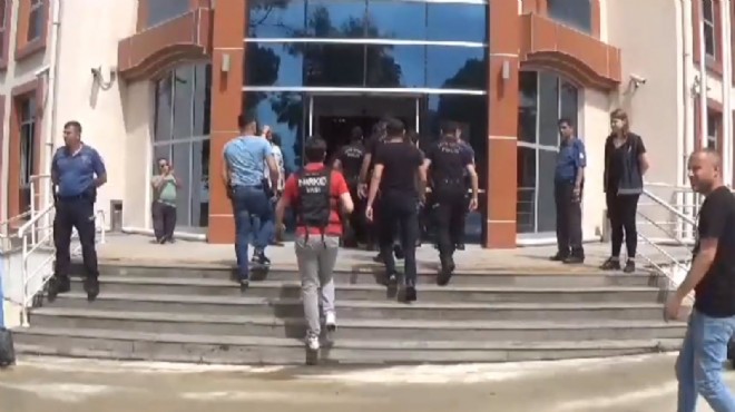 İzmir de eş zamanlı zehir baskınları... 36 tutuklama!